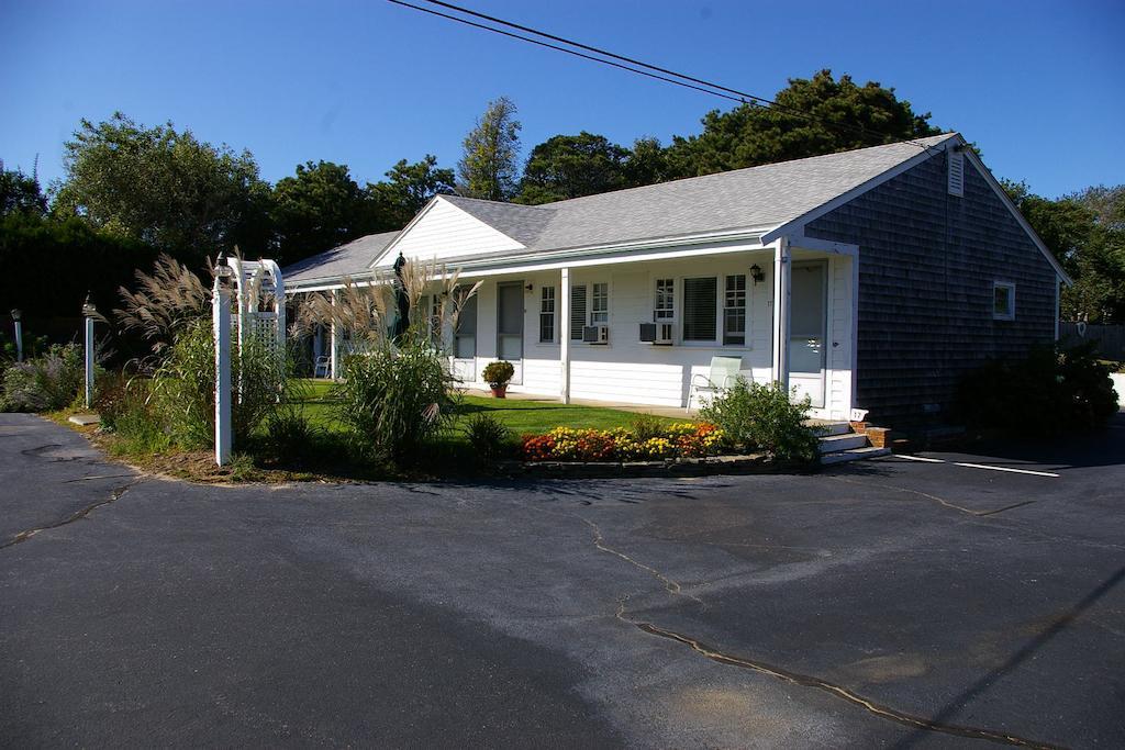 Chatham Highlander Village Inn Eksteriør billede