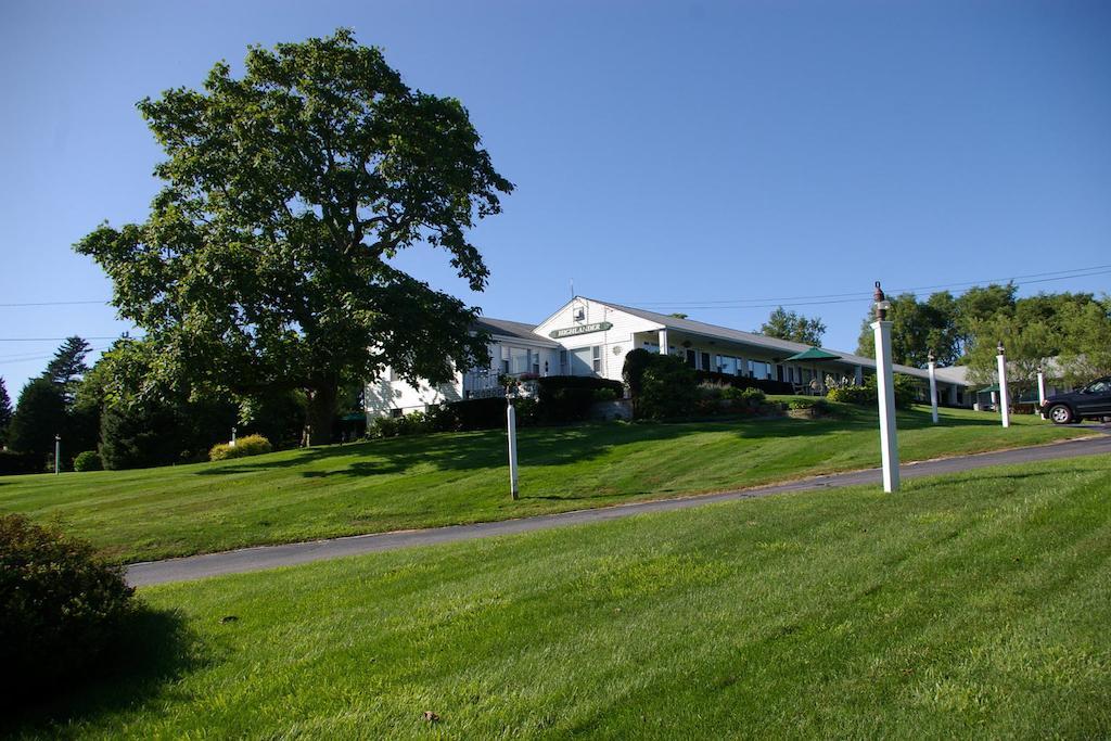 Chatham Highlander Village Inn Eksteriør billede