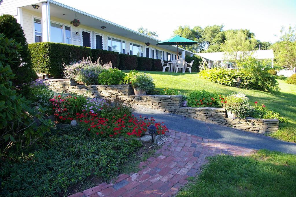 Chatham Highlander Village Inn Eksteriør billede